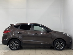 car-image